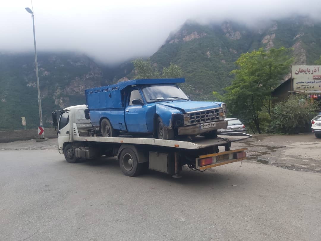 خودرو بر امدادگران راهیان سپاهان (1)